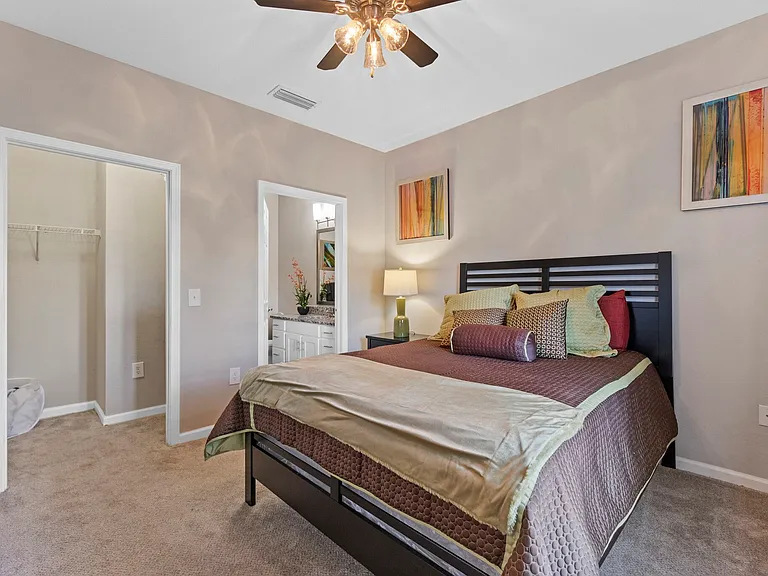 Edens Edge Apartments — Photo 36