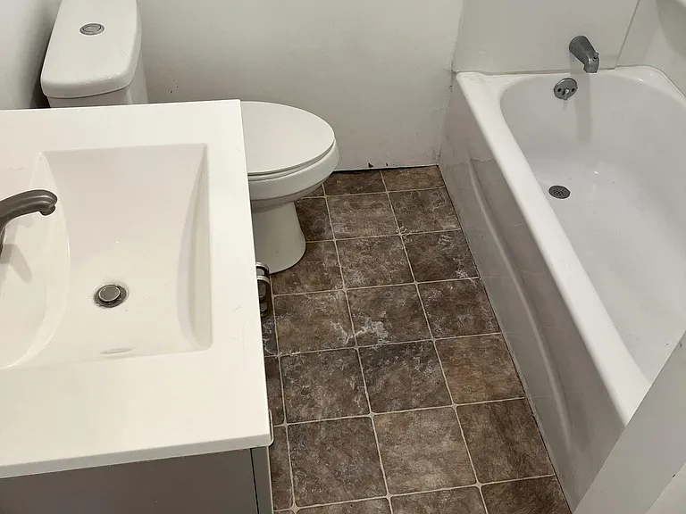 1046 S Maguire Ter #A — Photo 6