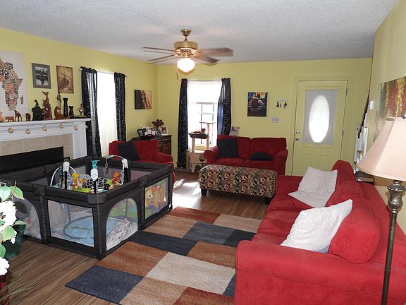 2nd image of 3038 Yorktown Cir