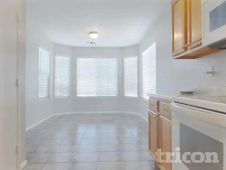 10819 W Virginia Ave — Photo 4