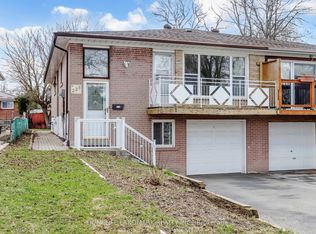 225 Pineway Blvd, Toronto, ON M2H1B5
