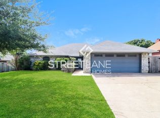 108 NE McAlister Rd, Burleson, TX 76028