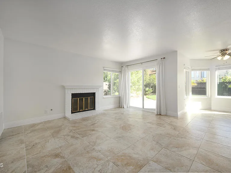 614 Gilbert St — Photo 9