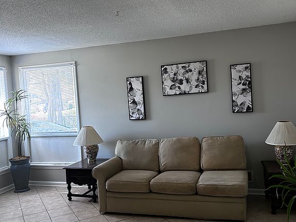 3rd image of 146 Weldwood Ct