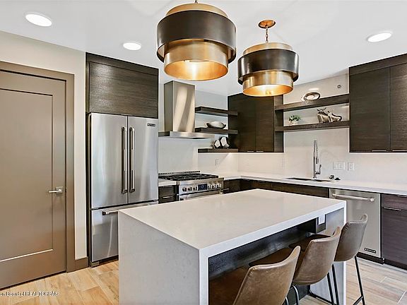 5th image of 235 S Glenwood St #4