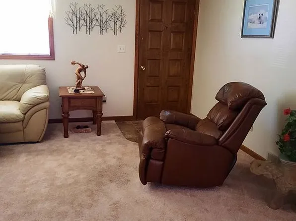 912 2nd St NW, Waseca, MN 56093