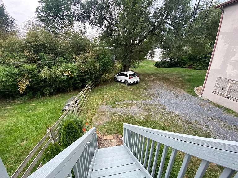 1111 Mount Clinton Pike — Photo 2