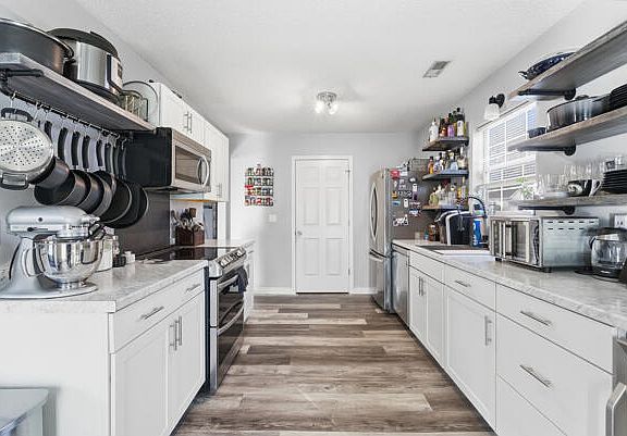 4th image of 8391 Water Ash Way
