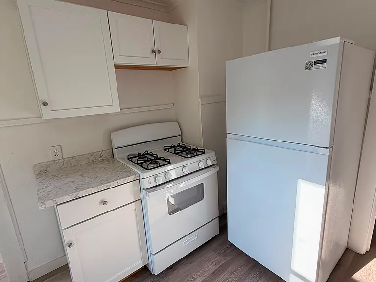 323 W Calthrop Ave #1 — Photo 2