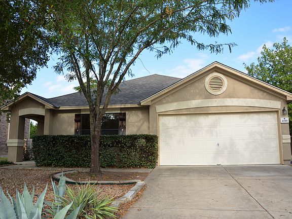 3rd image of 4616 Woodstock Dr