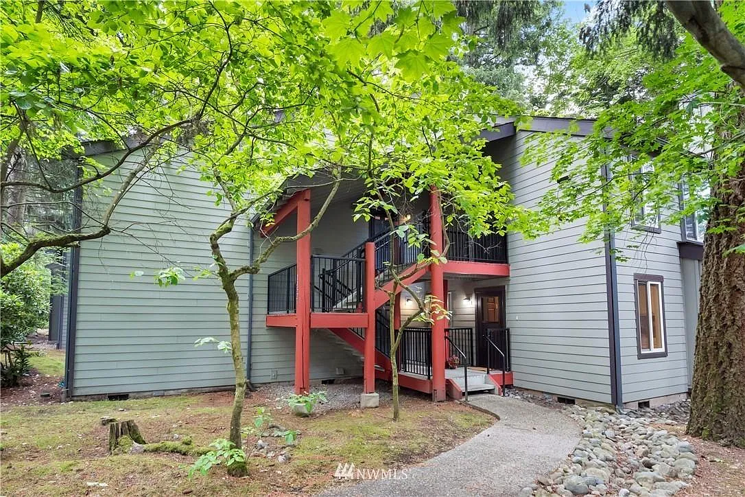 1 bed, 732 sqft, $1,950 — Photo 2