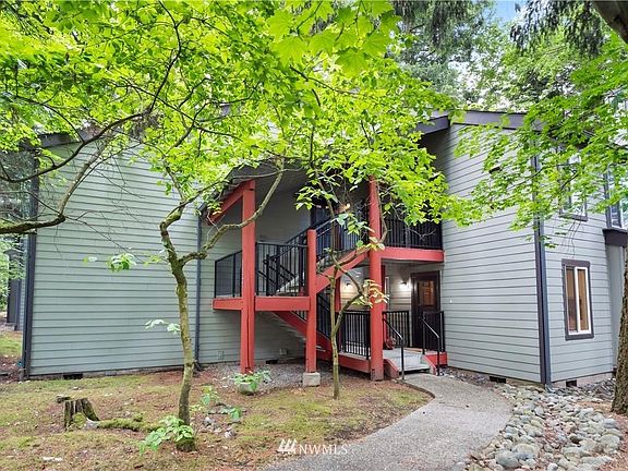 2nd image of 14525 NE 30th Pl #14-B