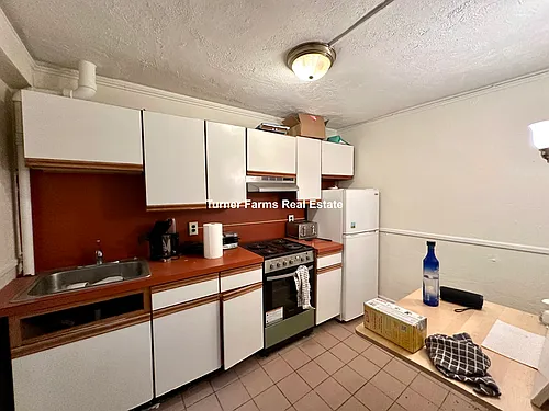 94 W Cedar St #2A Photo 1