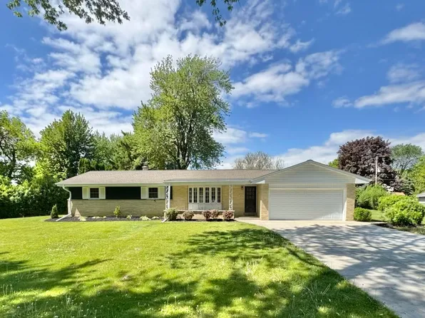 N50W14454 Fairmount Ave, Menomonee Falls, WI 53051