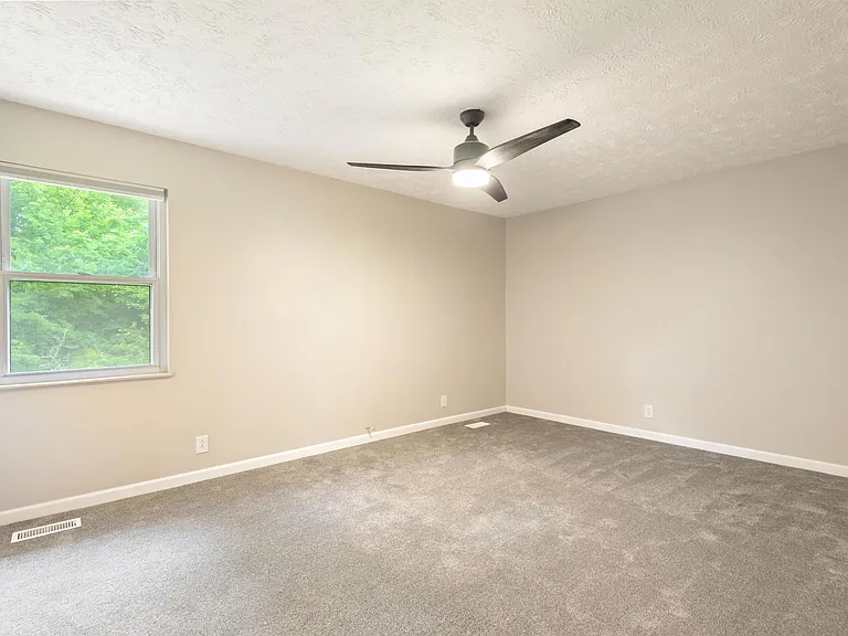 1908 Plumb Creek Cir — Photo 13