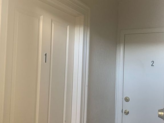 3rd image of 124 N West St Unit 1