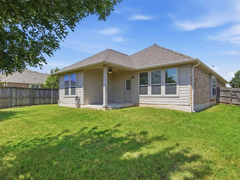 2601 Rough Berry Rd — Photo 32