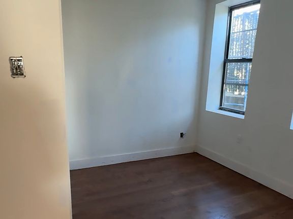 4th image of 3647 Paulding Ave APT 1