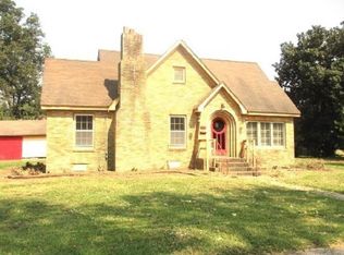 409 E 7th St, Stuttgart, AR 72160