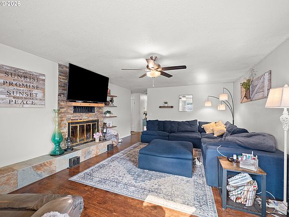 4th image of 611 N Bellwood Ave