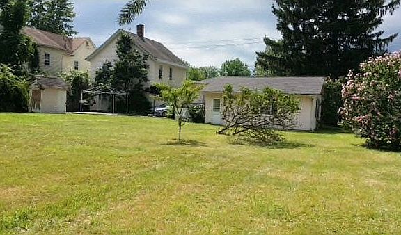 4th image of 2 Lakewood Dr