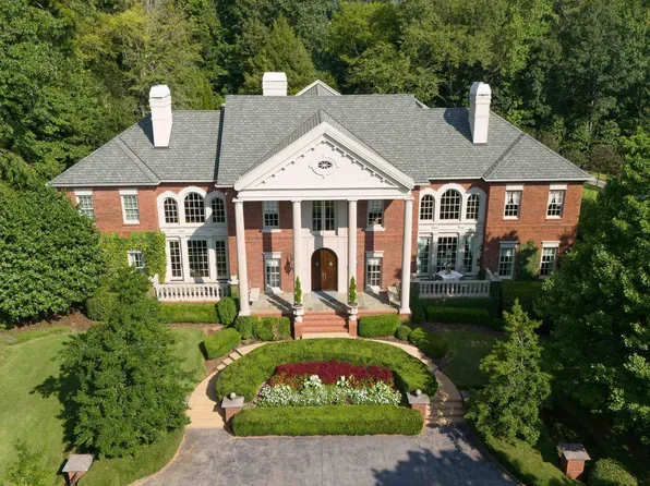 2866 Southwood Rd, Mountain Brook, AL 35223