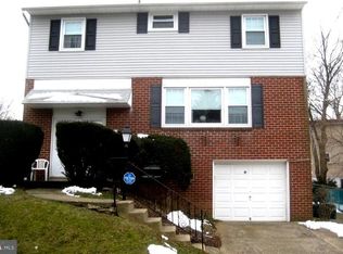 1980 King Arthur Rd, Philadelphia, PA 19116