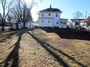 21 Ridgeway St, Quincy, MA 02170