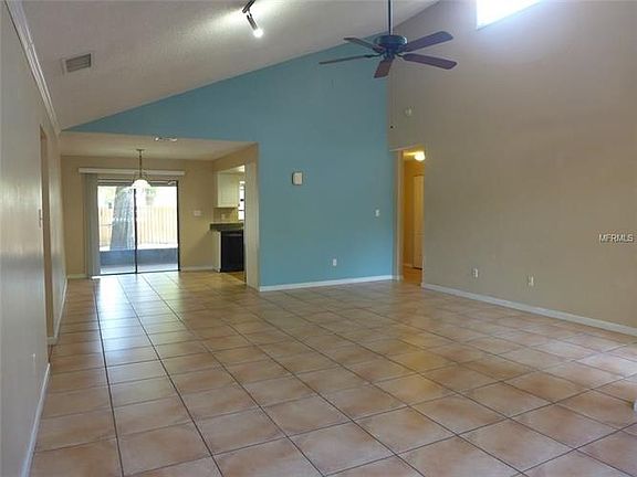 3rd image of 5005 E Parade St