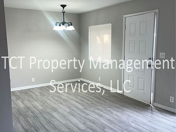 2nd image of 286 W Palomino Dr Unit 135