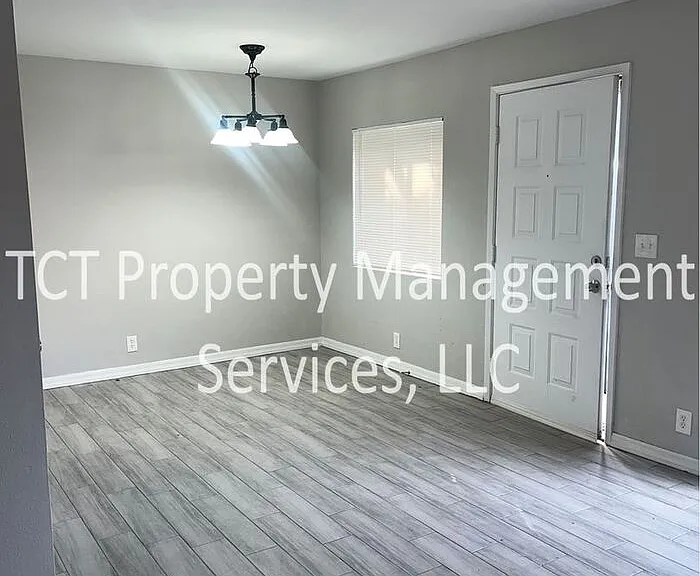 286 W Palomino Dr #135 — Photo 2