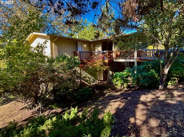 3790 Onyx St, Eugene, OR 97405