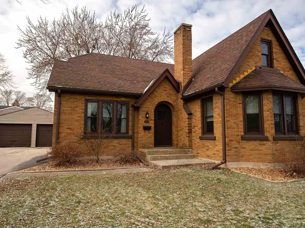 506 N Clark St, Horicon, WI 53032