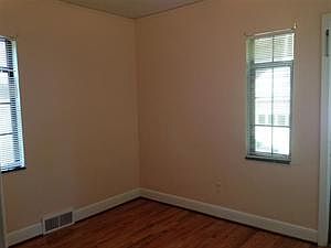 5th image of 1601 Westminster Pl