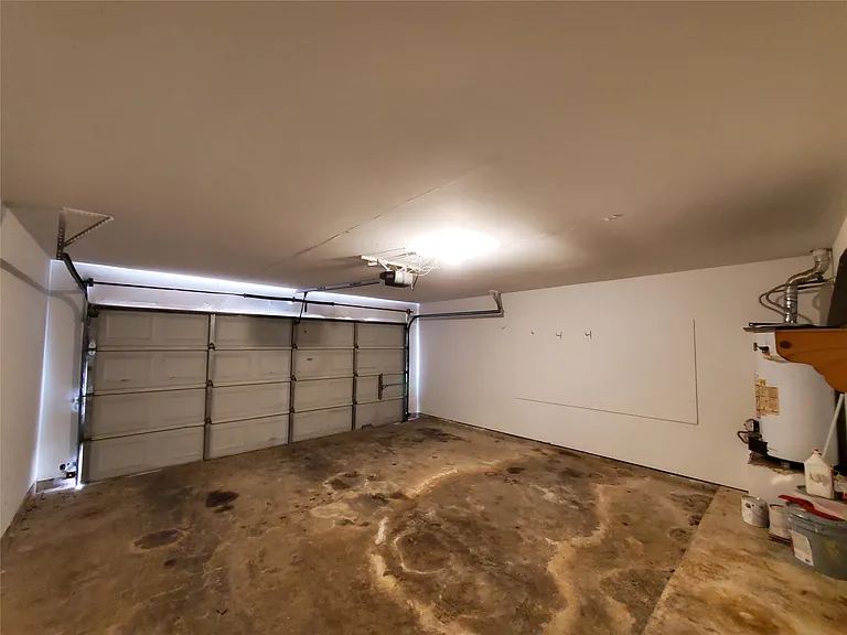1413 Bridle Path — Photo 22