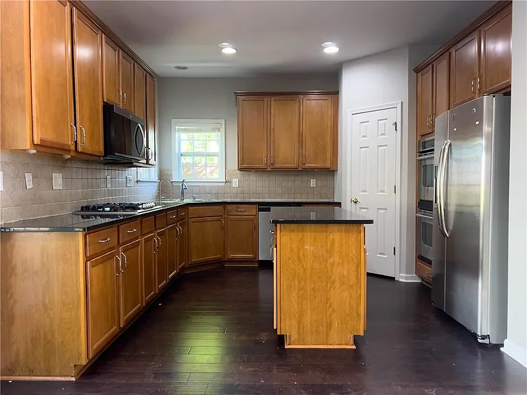 3210 Warbler Way — Photo 5