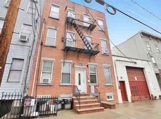 364 7th St #3A, Jersey City, NJ 07302