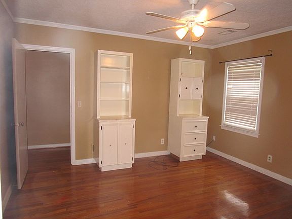 2nd image of 2806 5th Ave