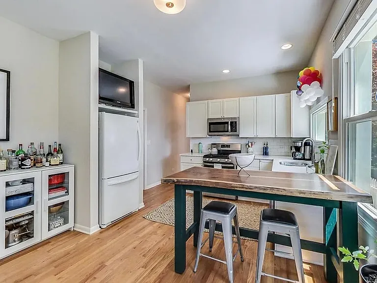 2502 N Francisco Ave #1 — Photo 8