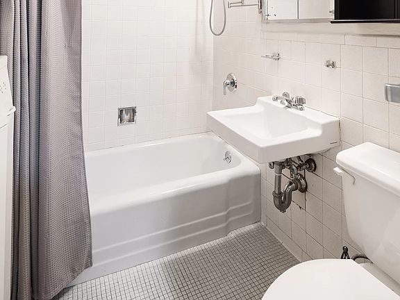 5th image of 185 Hall St APT 708