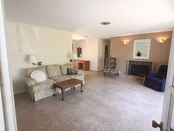 3rd image of 3001 Golfview Dr