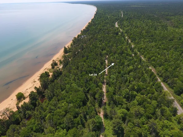 34 3rd Crk, Paradise, MI 49768