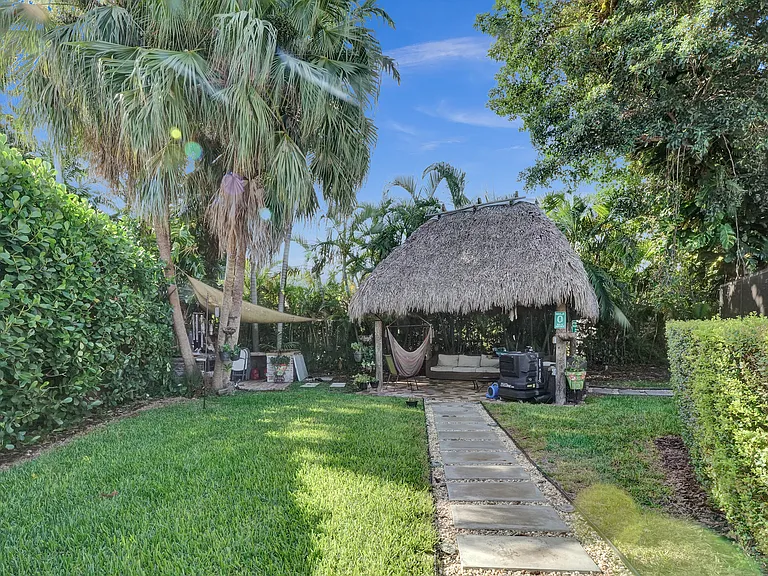 9025 SW 186th Ter — Photo 36