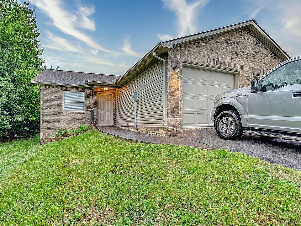 1st image of 106 Haley Cir #106