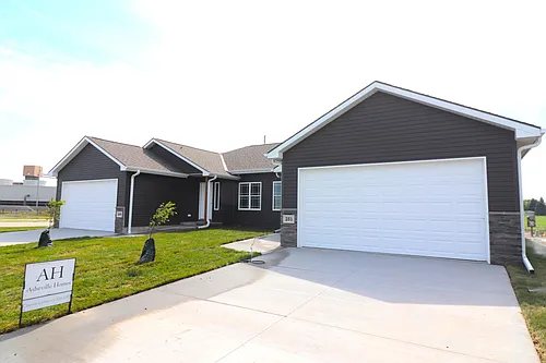 249-251 Capstone Dr Photo 1
