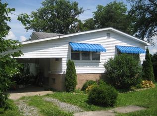 346 2nd St, Omaha, IL 62871