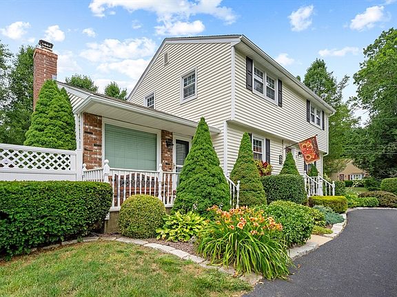 3rd image of 27 Linwood Dr