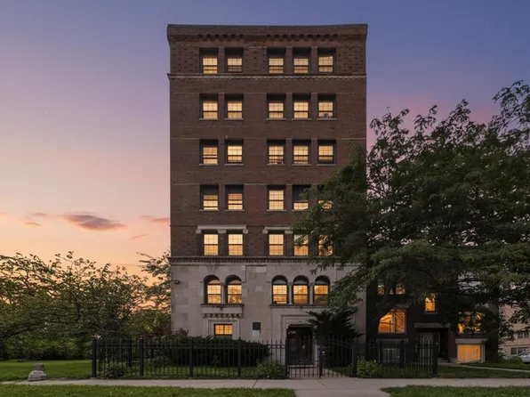 3017 E 78th St APT 3A, Chicago, IL 60649
