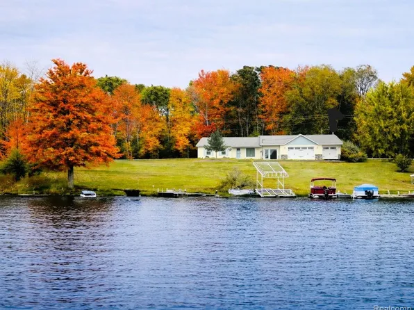 11328 Old Pierce Rd, Stanwood, MI 49346