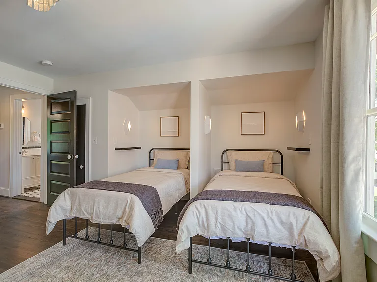 429 W Park Ave — Photo 30